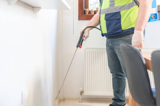 Best Pest Removal Services  in Fowlerville, MI